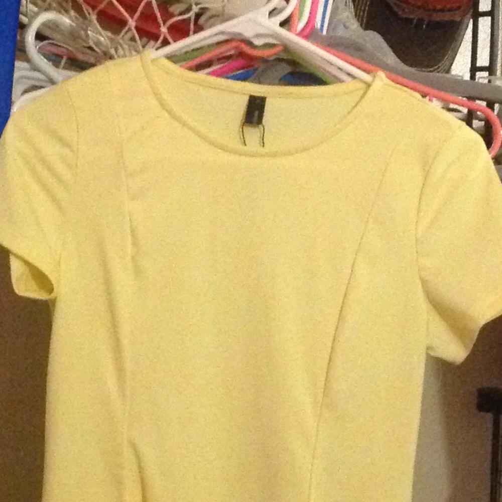 💛Brand new yellow shirt💛
